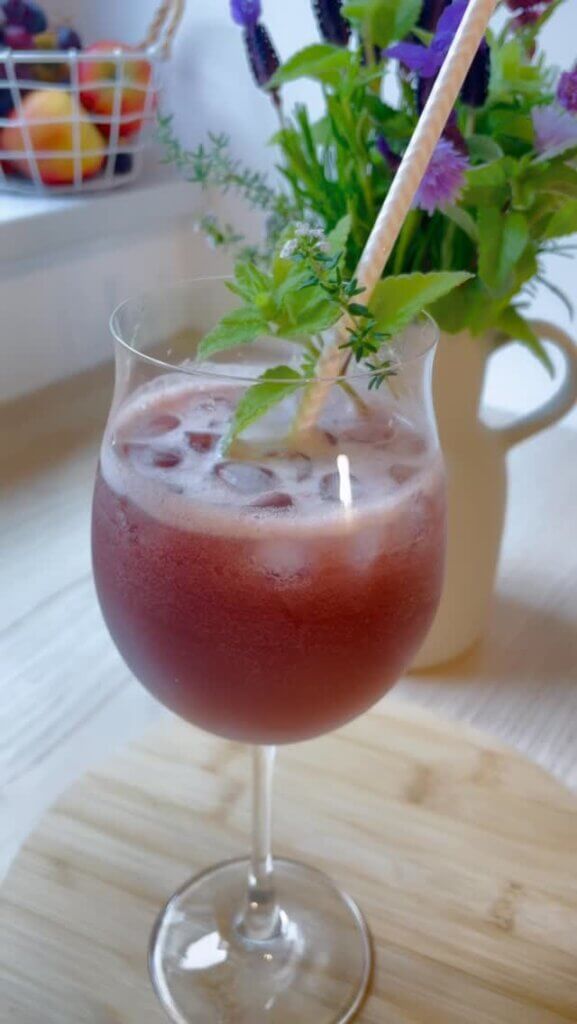 Alcohol-Free Cocktail with Holle Pouches | Holle